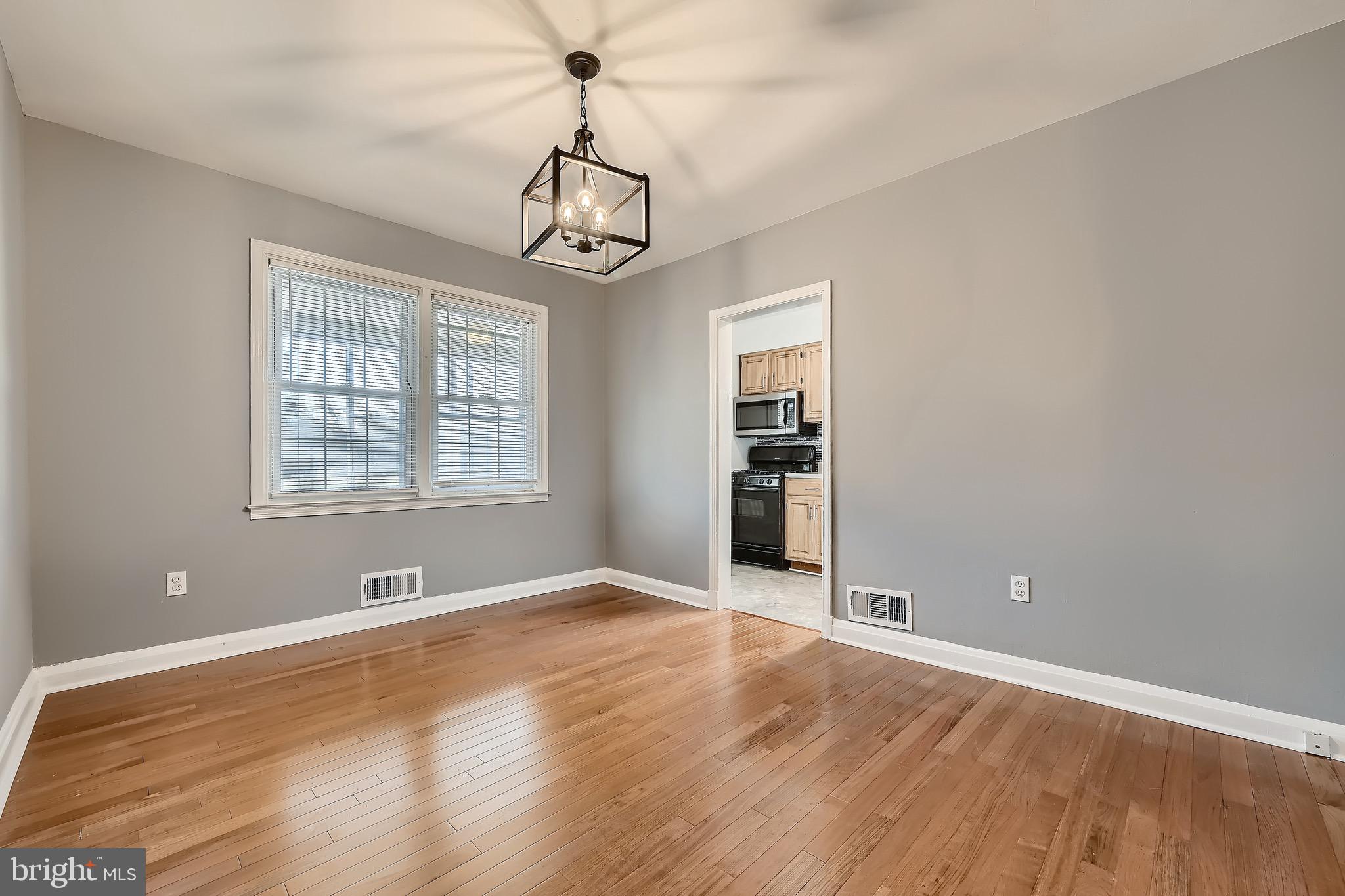 375 Marydell Road Baltimore, MD 21229 - Photo 8 of 28