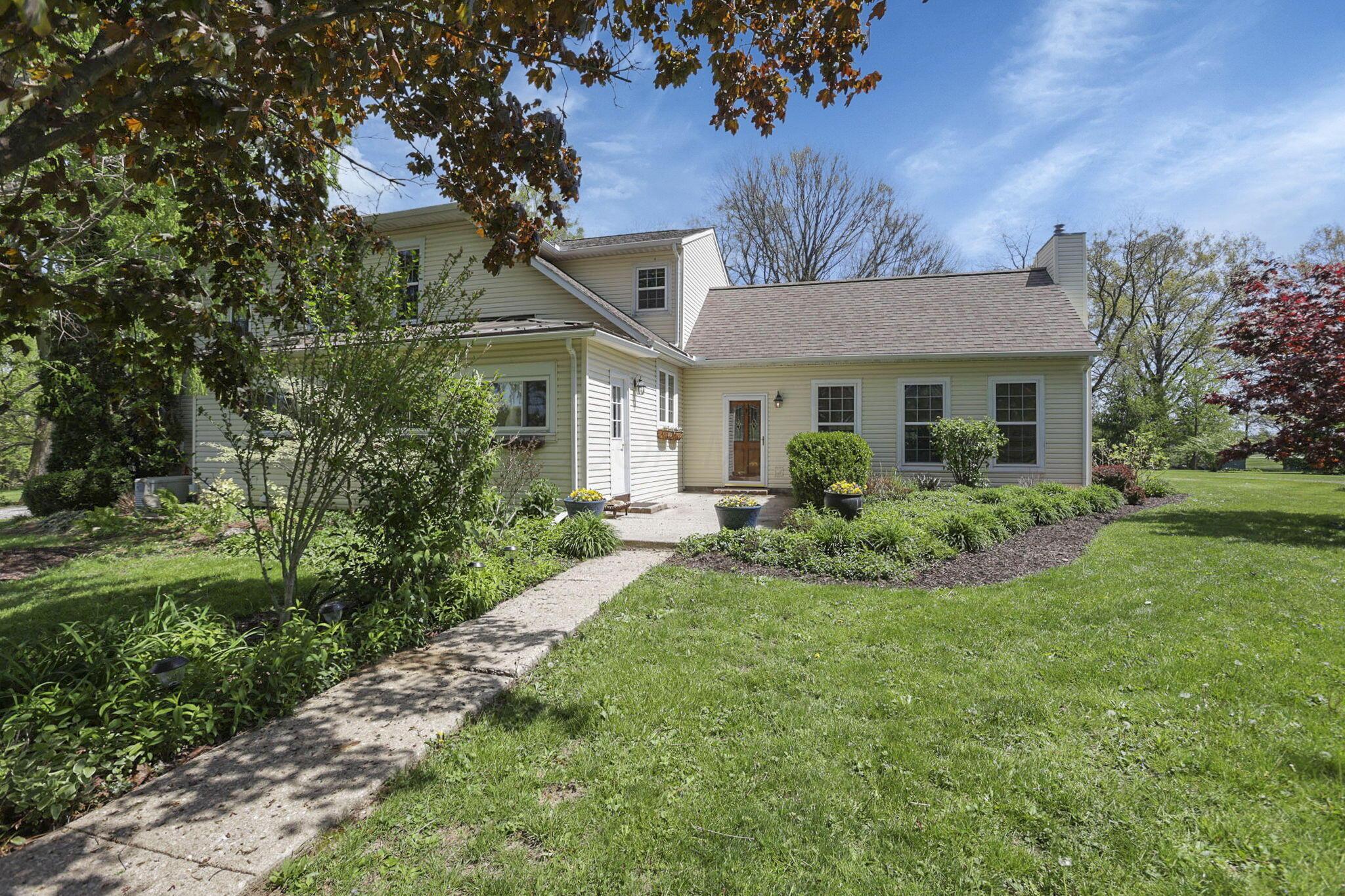 8056 Summit Road Southwest Reynoldsburg, OH 43068 - Photo 8 of 71 37-web-or-mls-0D3A8693