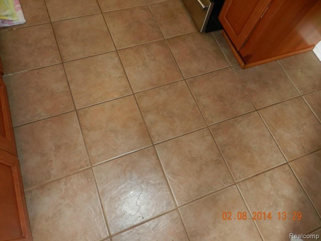 9114 Inkster Road Redford, MI 48239 - Photo 5 of 12 DSCN2768.jpg