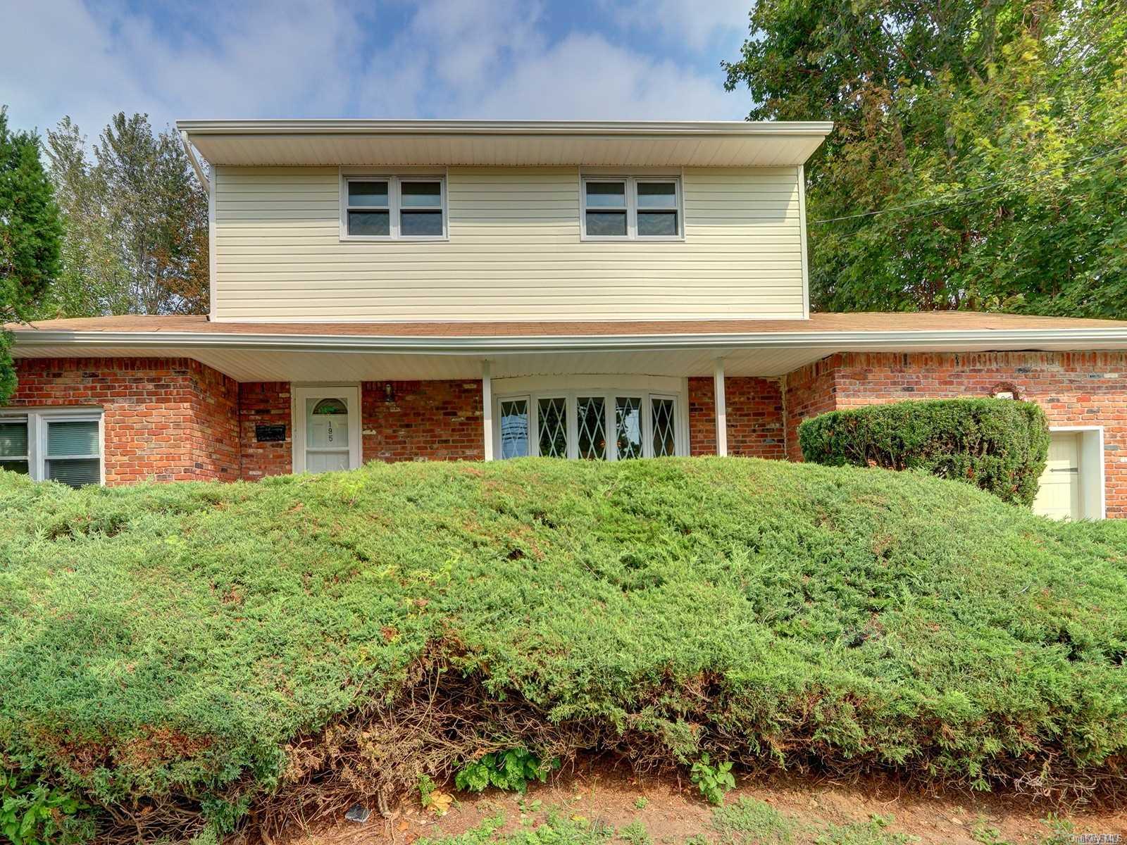 195 Haypath Road Old Bethpage, NY 11804 - Photo 1 of 1 Gallery Image 1