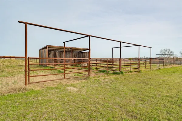 $749,900 | 5105 County Road 423, Stephenville, TX 76401