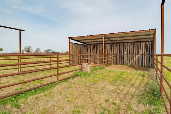 $749,900 | 5105 County Road 423, Stephenville, TX 76401