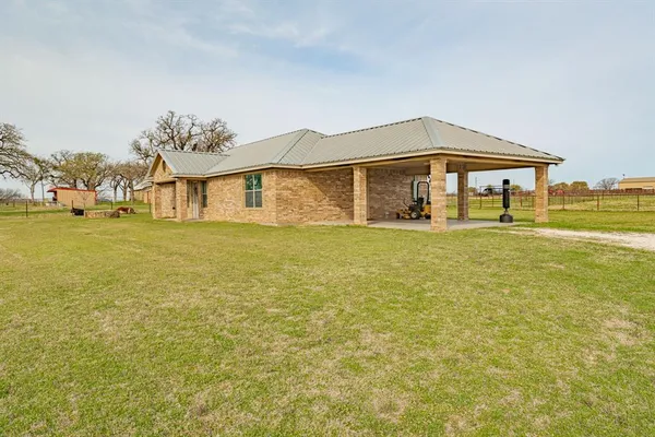 $749,900 | 5105 County Road 423, Stephenville, TX 76401