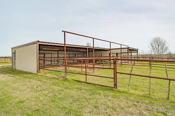 $749,900 | 5105 County Road 423, Stephenville, TX 76401