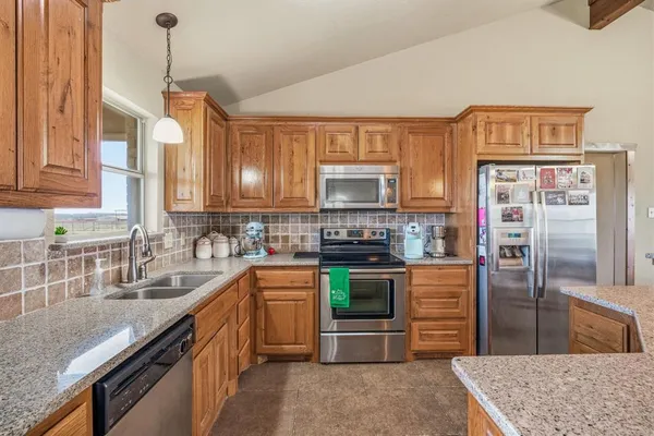 $749,900 | 5105 County Road 423, Stephenville, TX 76401