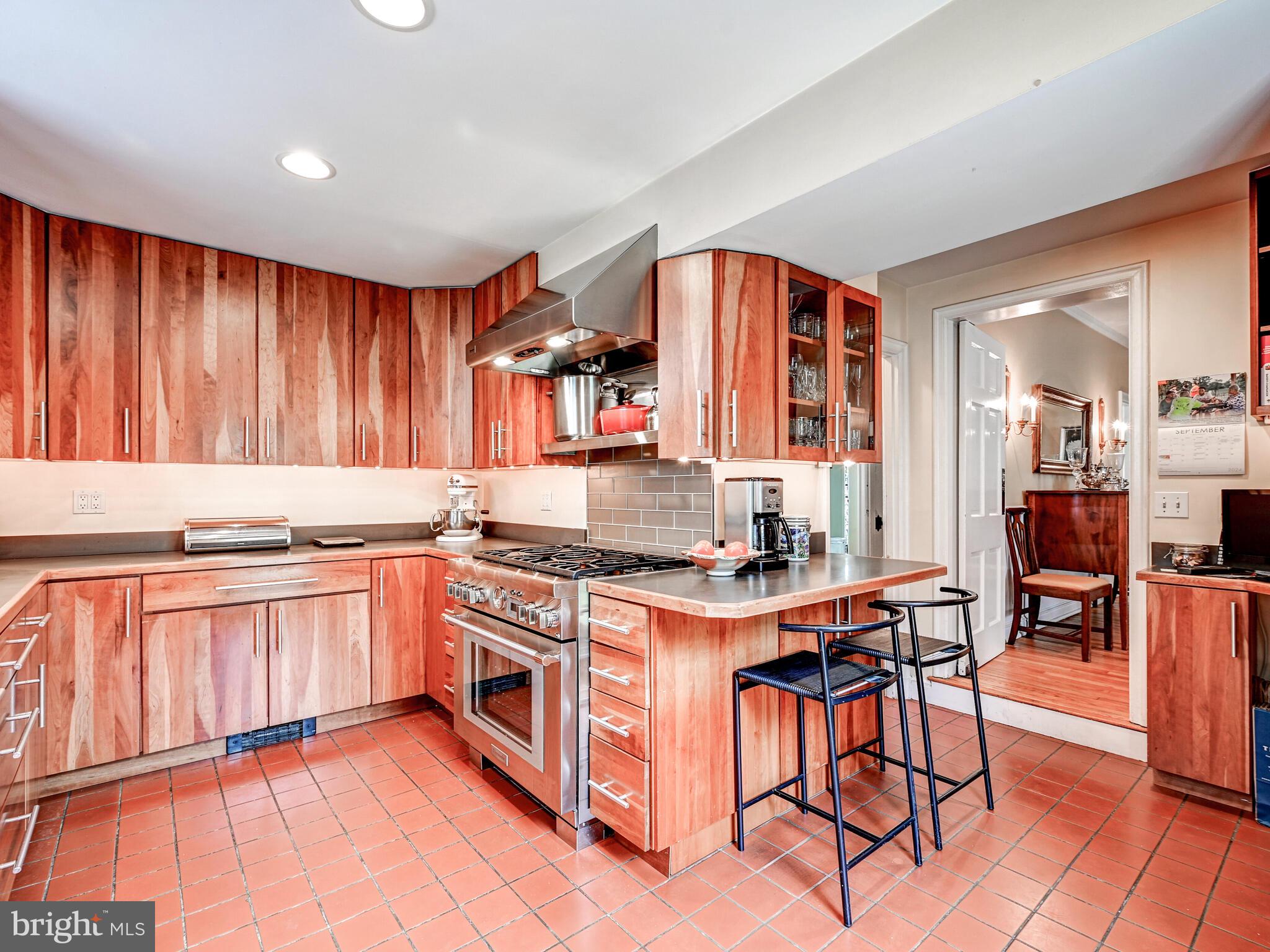 201 St Dunstans Road Baltimore, MD 21212 - Photo 14 of 43