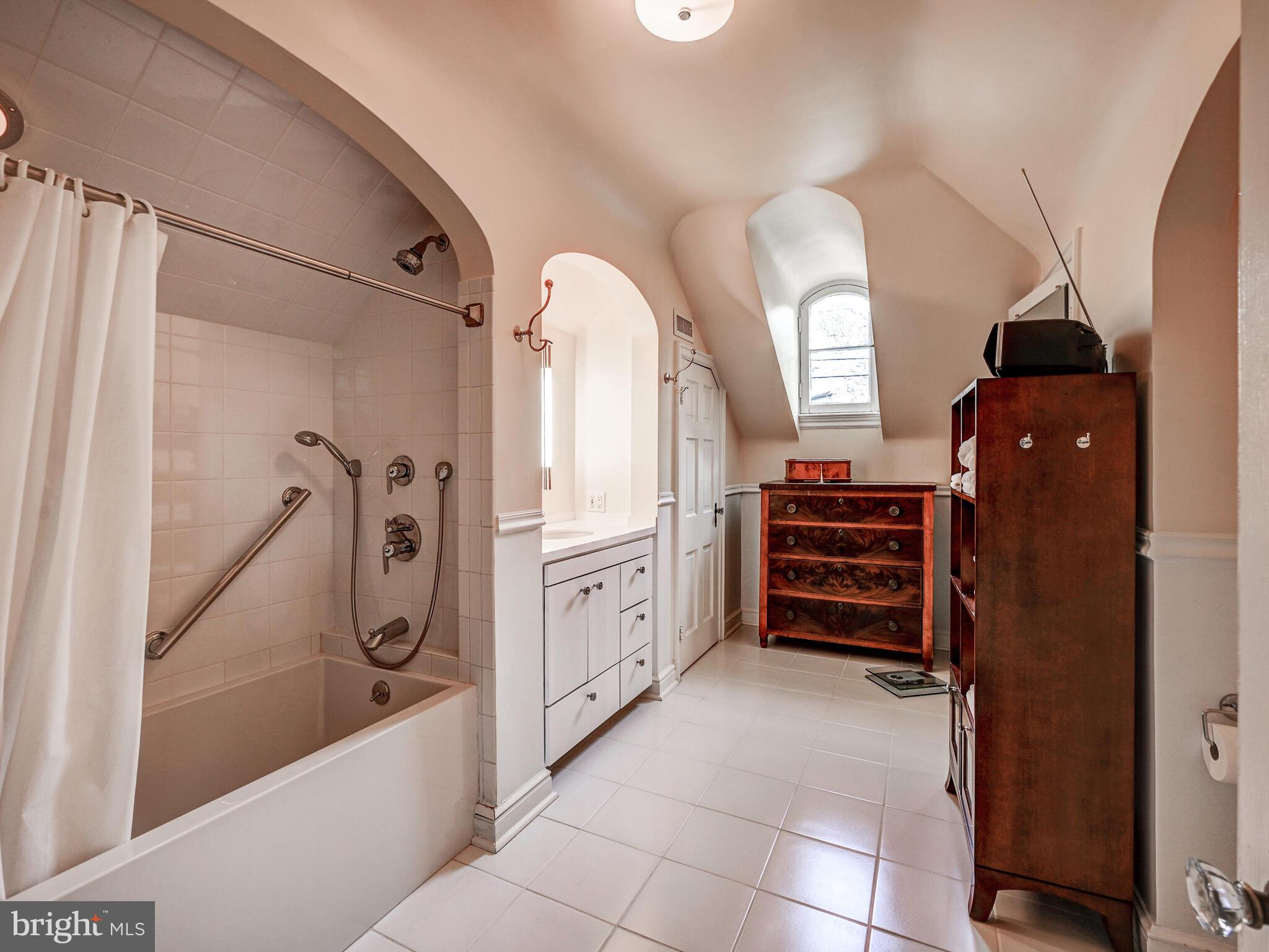 201 St Dunstans Road Baltimore, MD 21212 - Photo 21 of 43