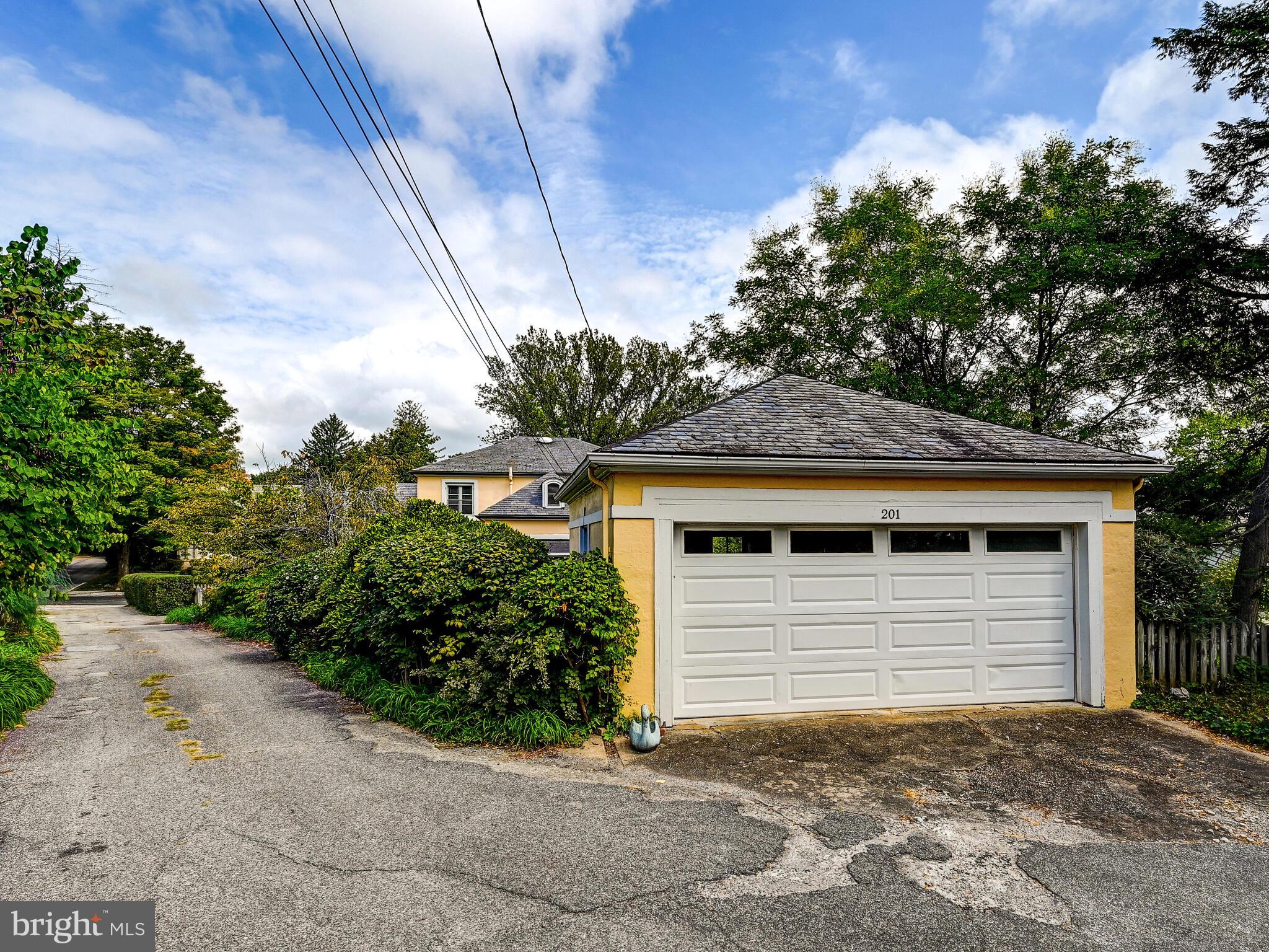 201 St Dunstans Road Baltimore, MD 21212 - Photo 31 of 43