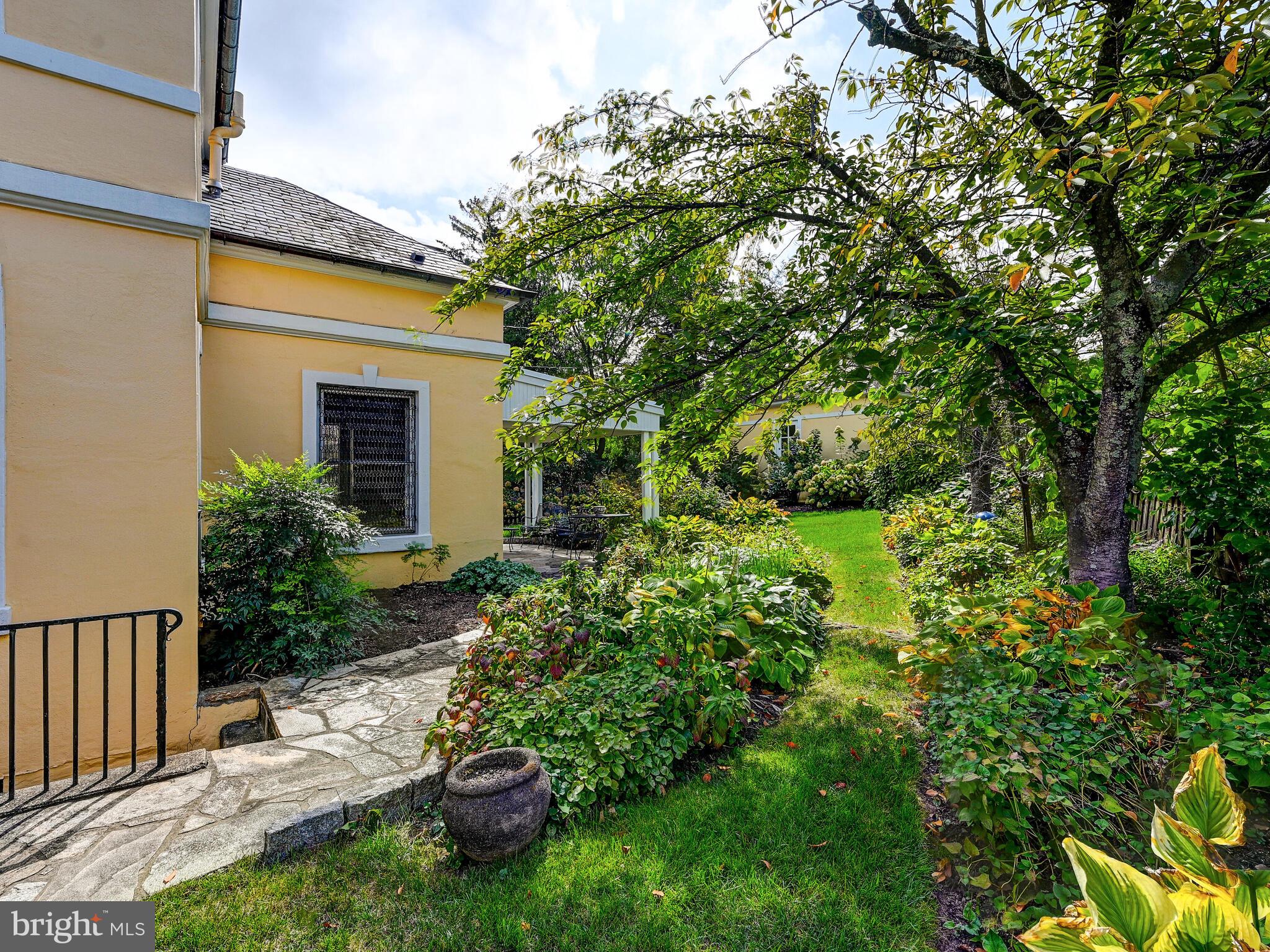 201 St Dunstans Road Baltimore, MD 21212 - Photo 33 of 43