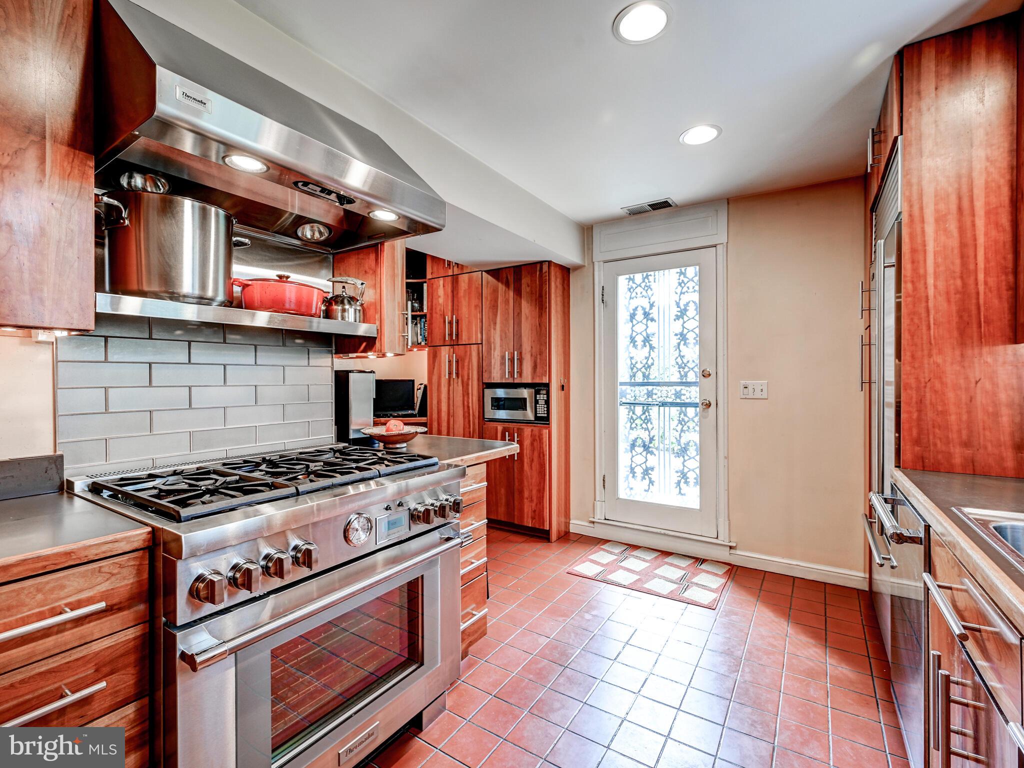 201 St Dunstans Road Baltimore, MD 21212 - Photo 38 of 43