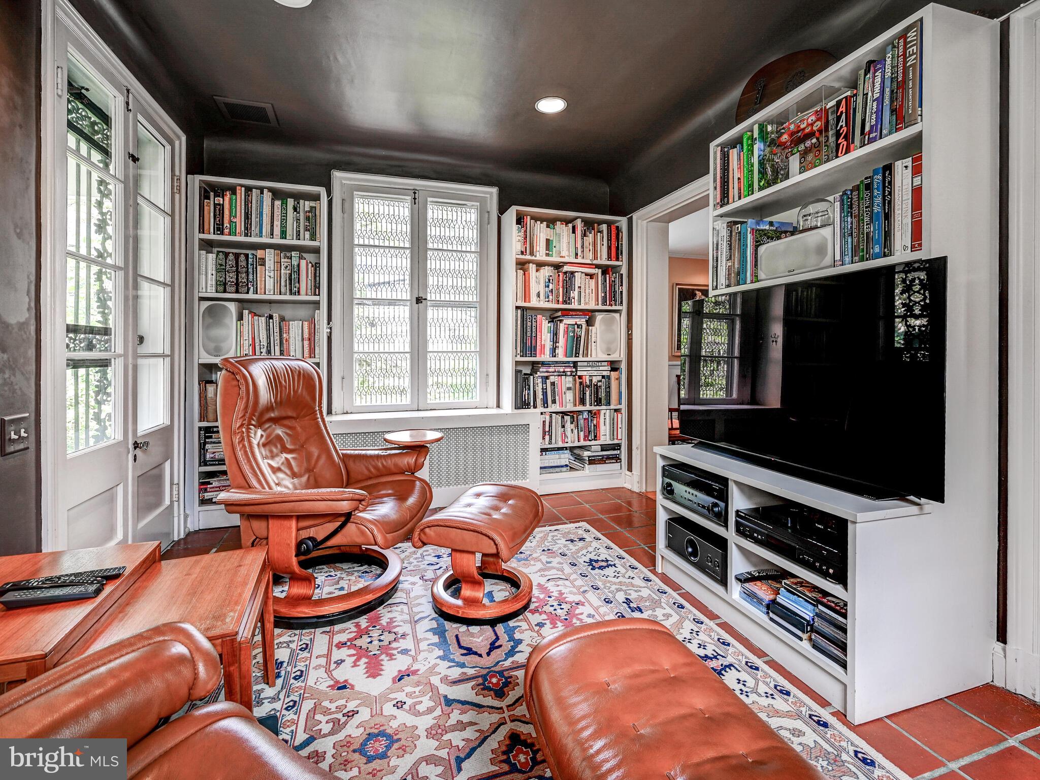 201 St Dunstans Road Baltimore, MD 21212 - Photo 10 of 43