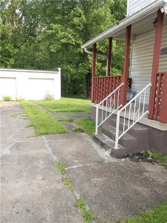 $1,150 | 737 Grove Avenue, New Brighton, PA 15066
