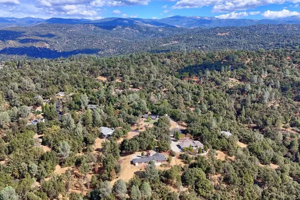 $575,000 | 38788 Goldenrod Lane, Oakhurst, CA 93644
