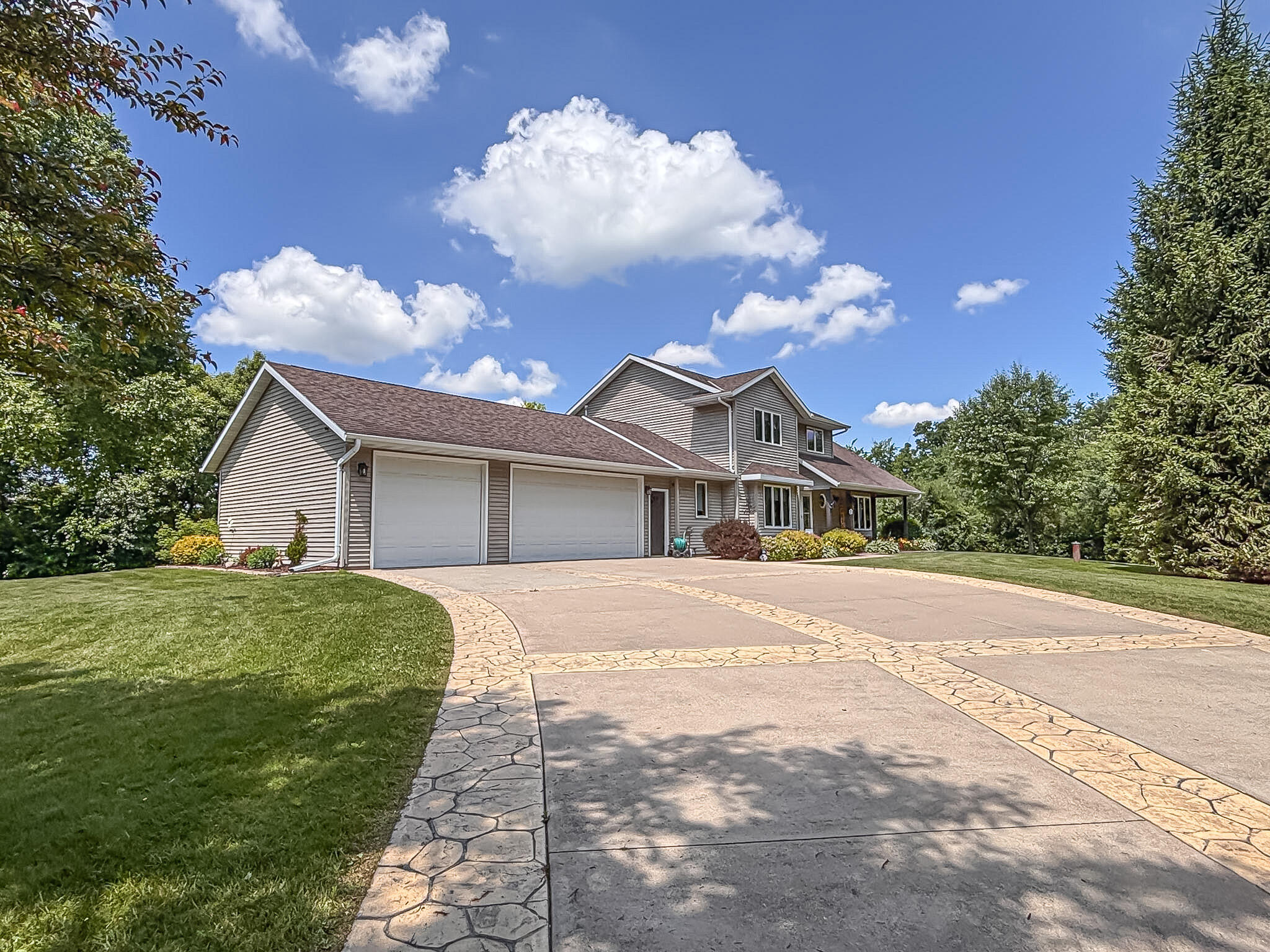 N5833 County Rd F Concord, WI 53178 - Photo 2 of 55 Exterior