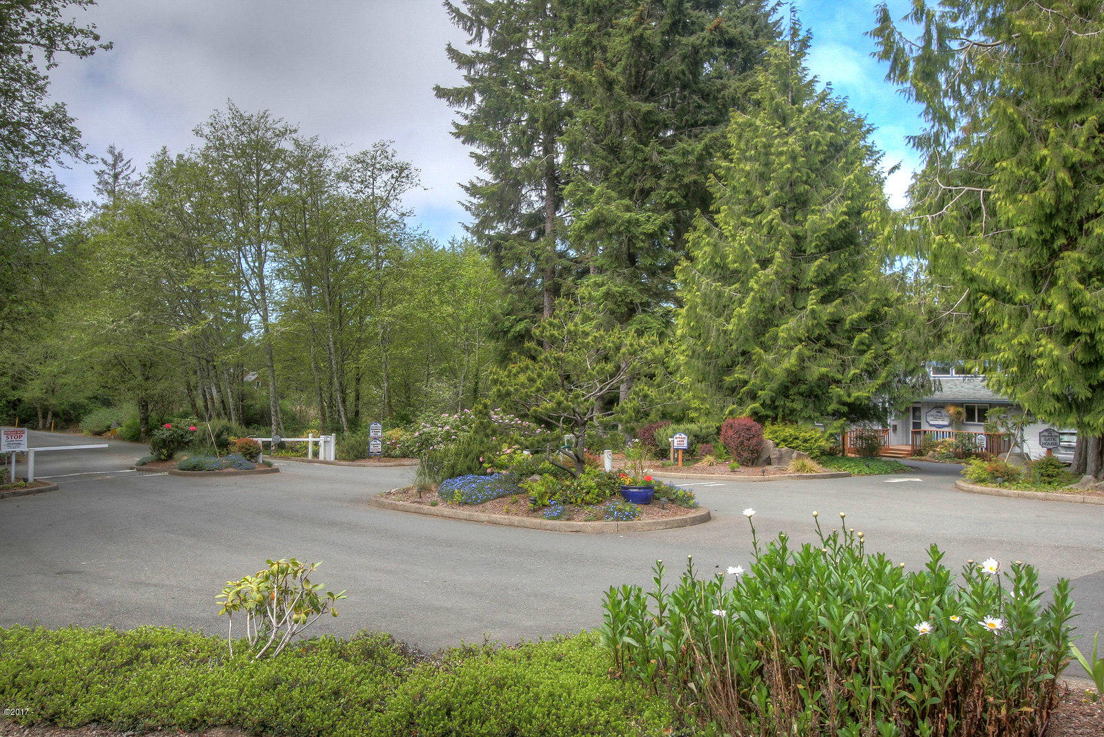 450 Edgewater Depoe Bay, OR 97341 - Photo 42 of 51 Entrance