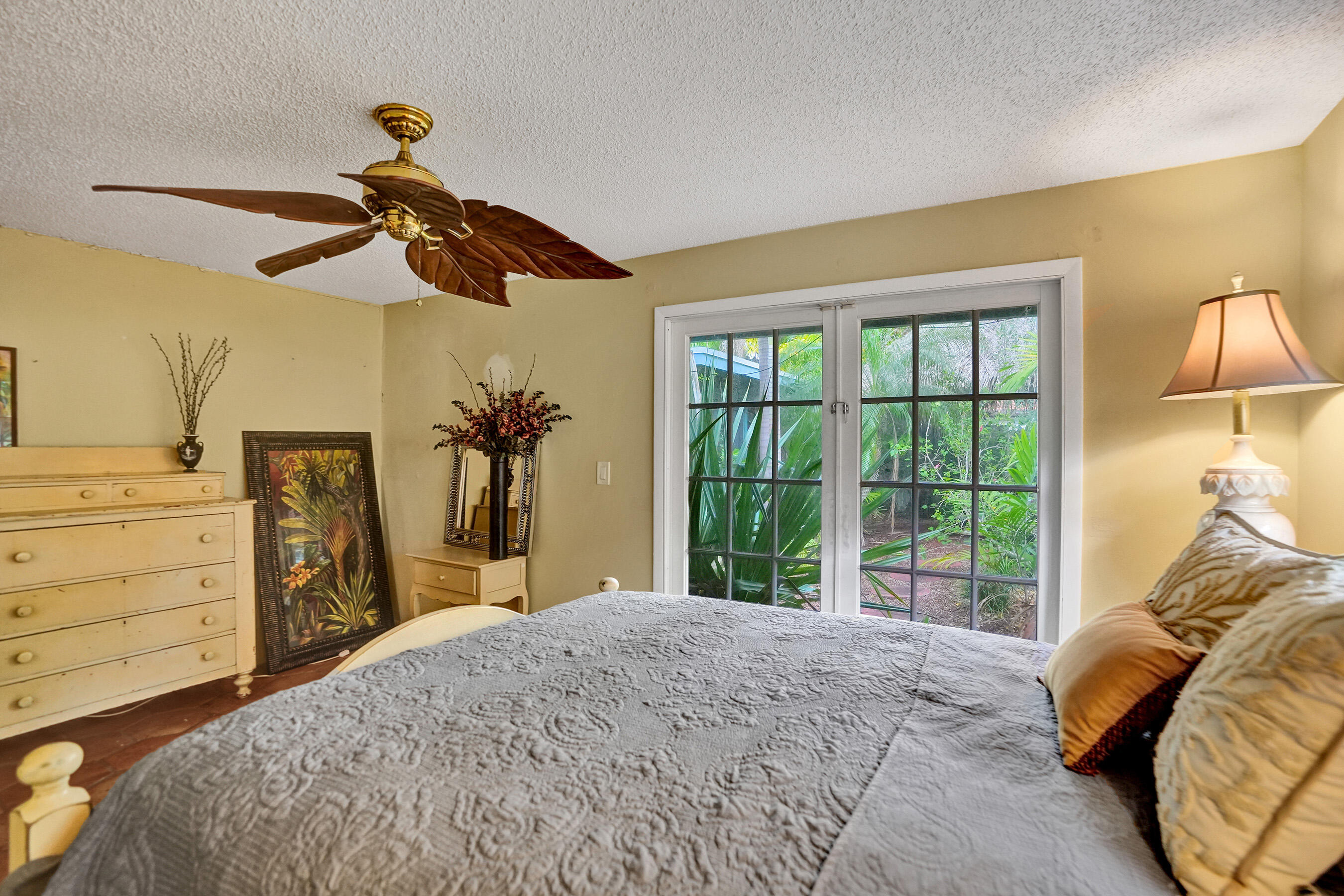 2831 Northeast 34th Court Lighthouse Point, FL 33064 - Photo 16 of 42 Primary Bedroom