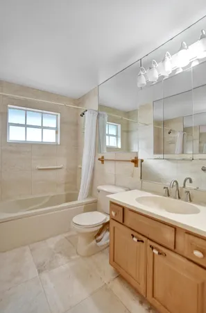 $885,000 | 2831 Northeast 34th Court, Lighthouse Point, FL 33064