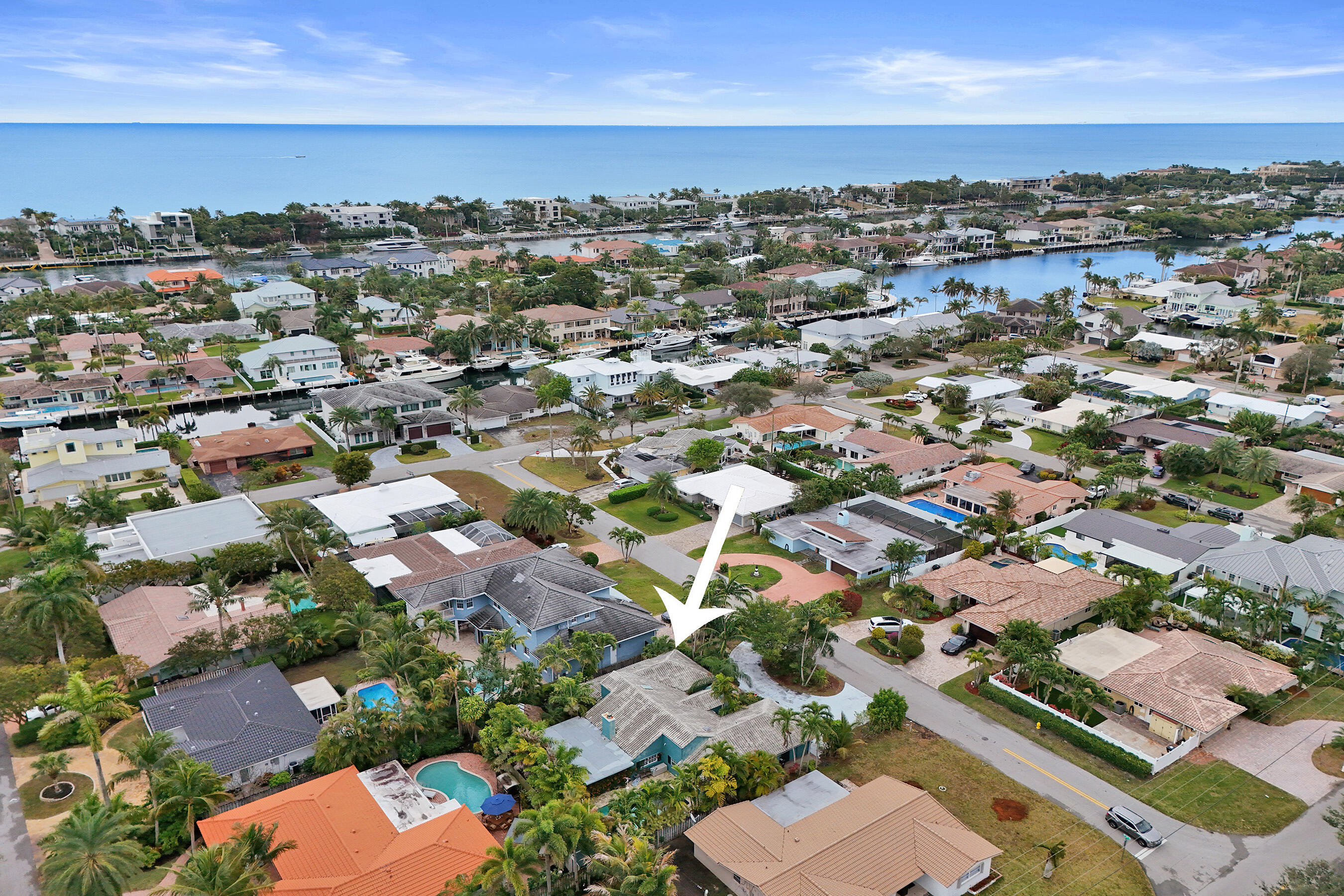 2831 Northeast 34th Court Lighthouse Point, FL 33064 - Photo 40 of 42 DJI_20260205150029_0683_D