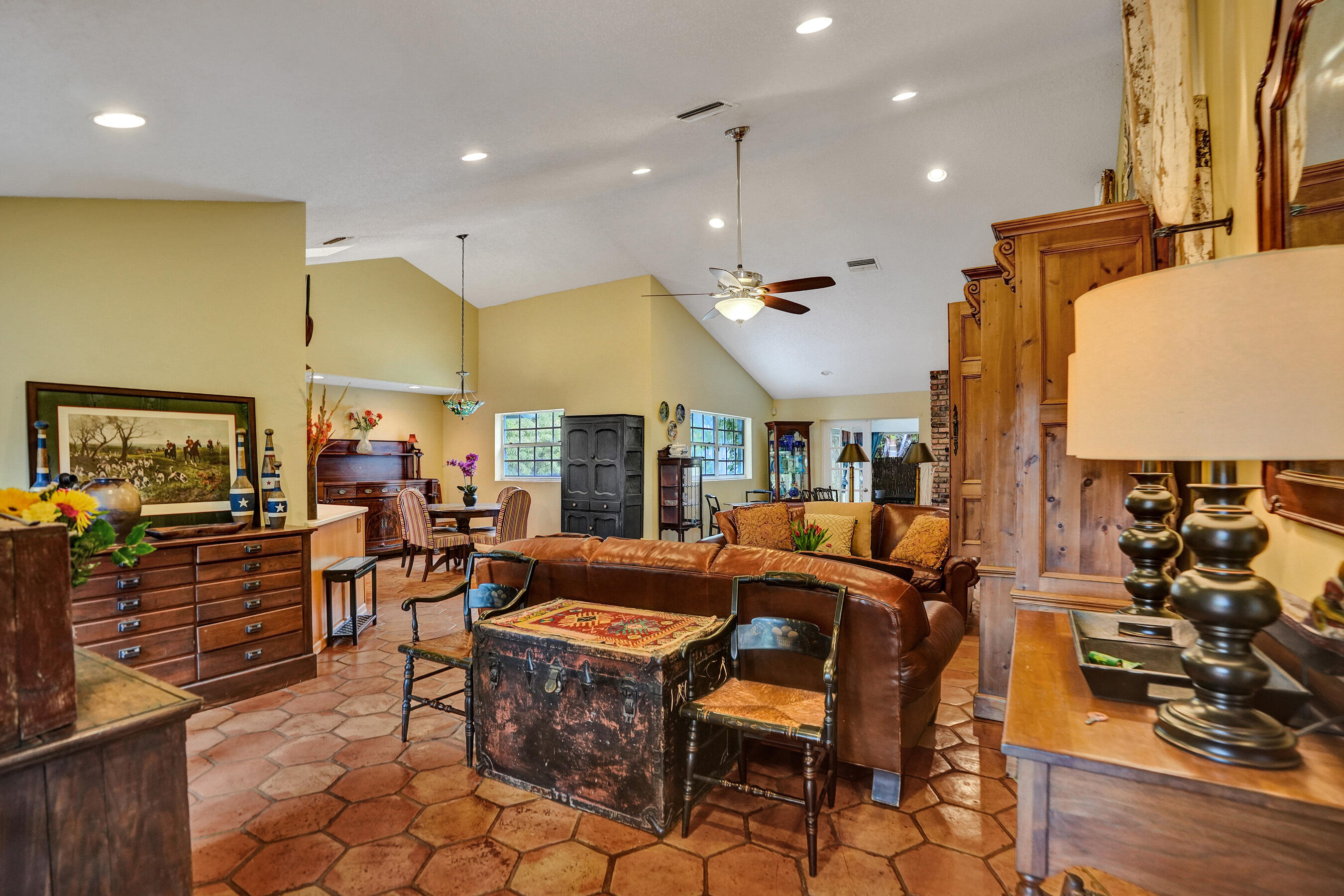 2831 Northeast 34th Court Lighthouse Point, FL 33064 - Photo 4 of 42 DSC08363