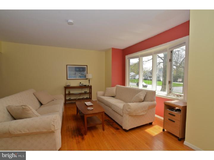 8 Bayberry Road Ewing, NJ 08618 - Photo 2 of 22