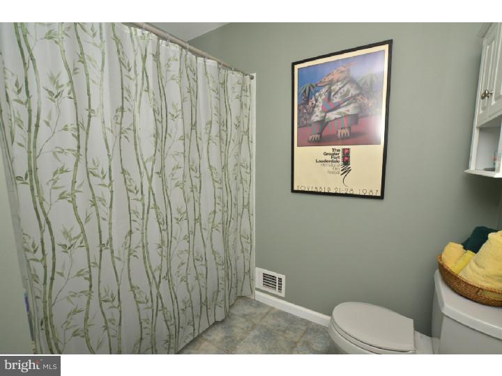 8 Bayberry Road Ewing, NJ 08618 - Photo 14 of 22