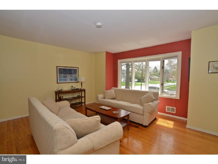 8 Bayberry Road Ewing, NJ 08618 - Photo 3 of 22