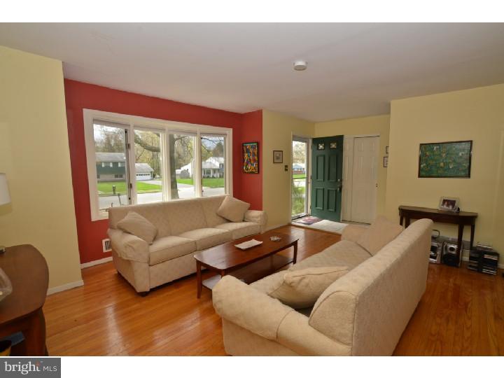 8 Bayberry Road Ewing, NJ 08618 - Photo 4 of 22
