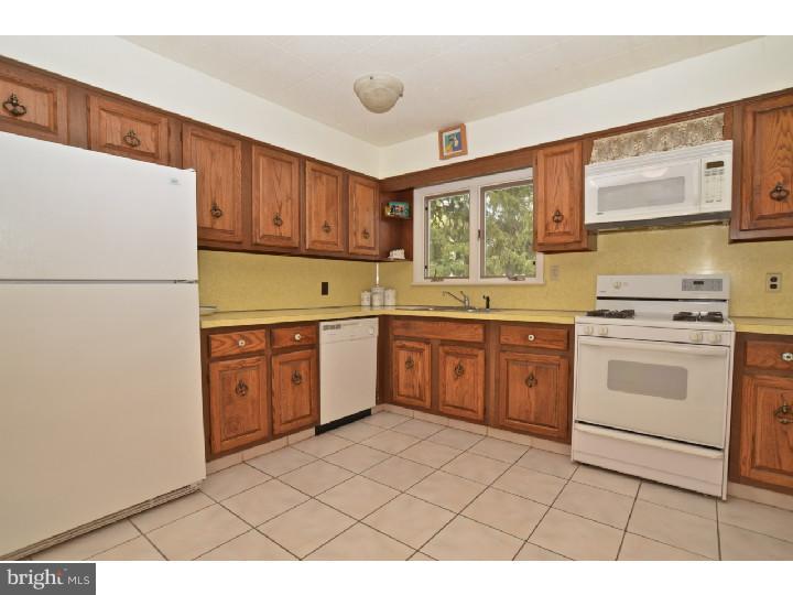 8 Bayberry Road Ewing, NJ 08618 - Photo 8 of 22