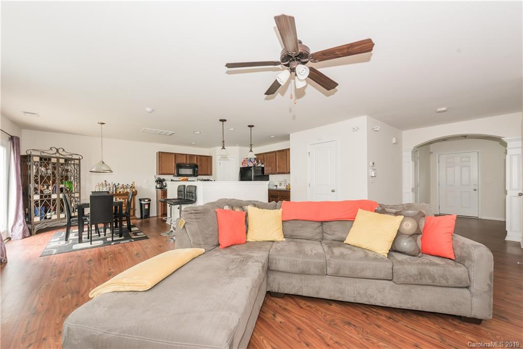 741 Rook Road Charlotte, NC 28216 - Photo 3 of 20