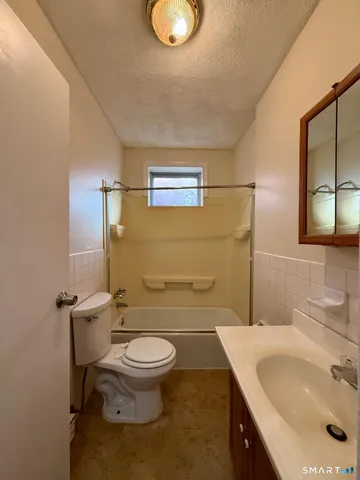 $950 | 179 Elm Street, Unit 2, West Haven, CT 06516