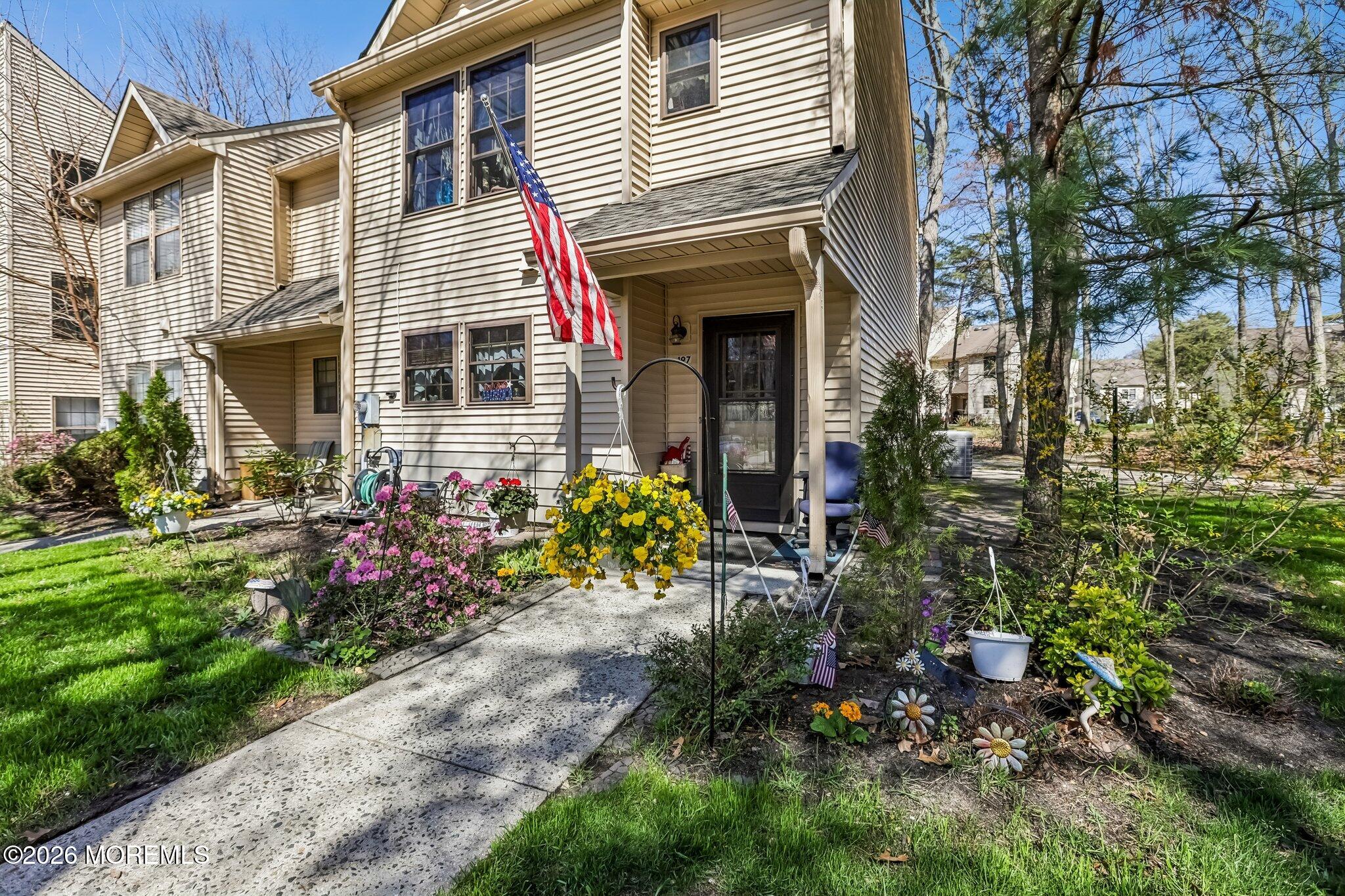 197 Azalea Circle Jackson, NJ 08527 - Photo 2 of 46 003