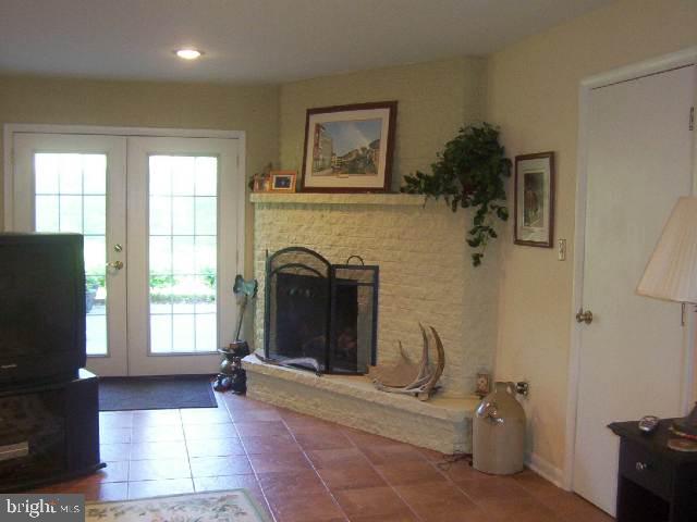 560 Strites Road Harrisburg, PA 17111 - Photo 5 of 8 Gallery Image 5