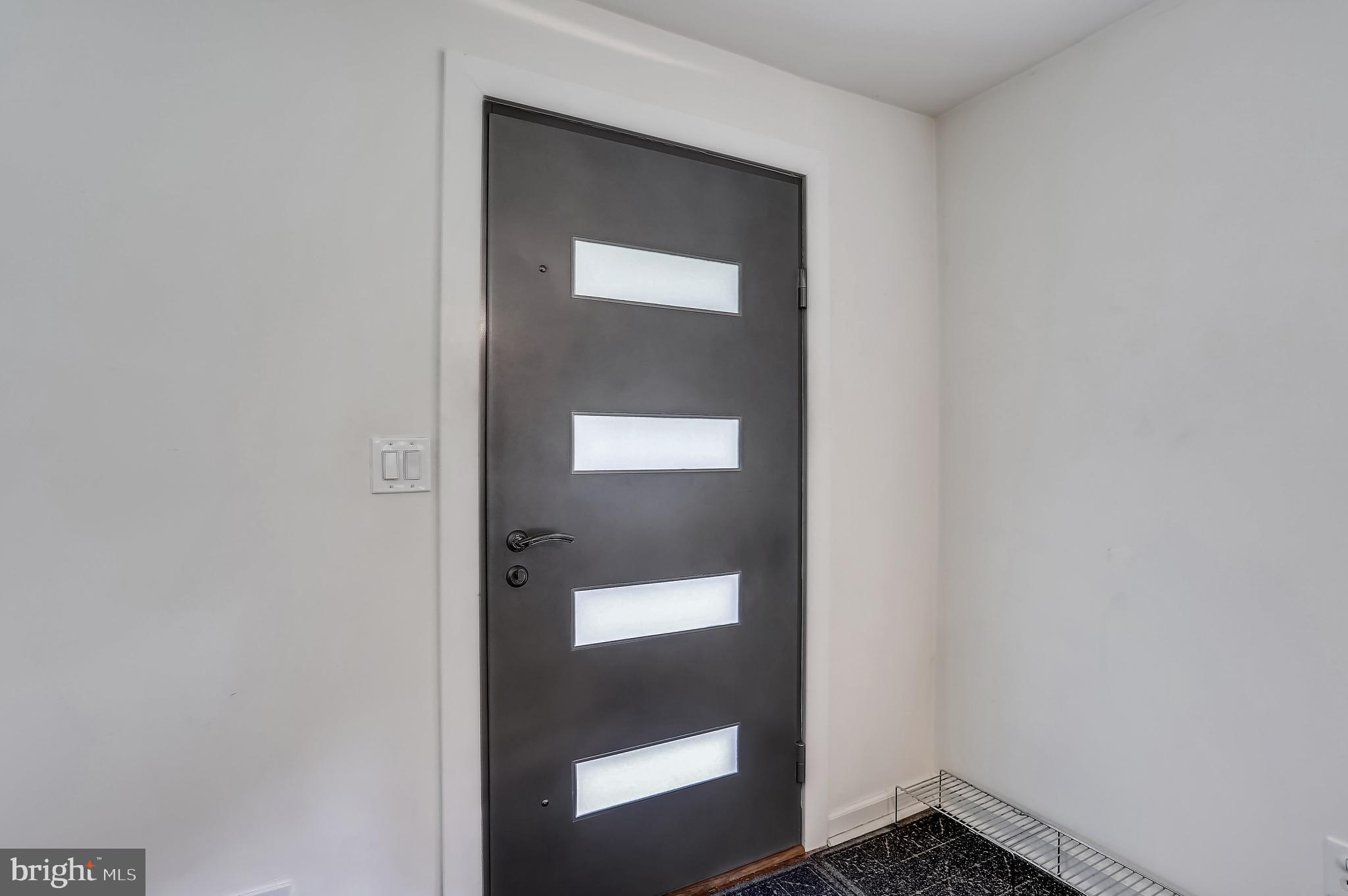 4522 Albion Road College Park, MD 20740 - Photo 6 of 76 Foyer
