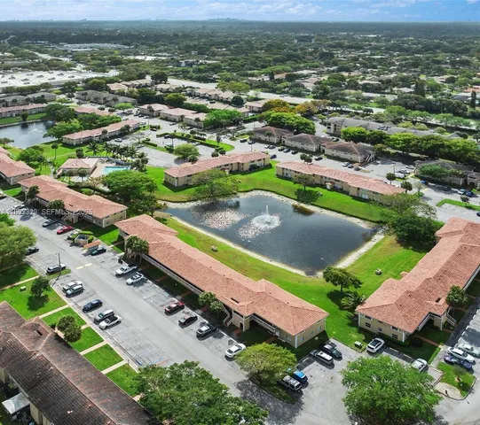 $1,750 | 1016 Twin Lakes Drive, Unit 20G, Coral Springs, FL 33071