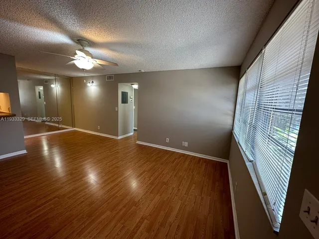 $1,750 | 1016 Twin Lakes Drive, Unit 20G, Coral Springs, FL 33071