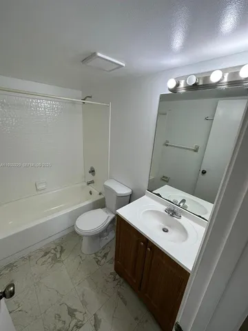 $1,750 | 1016 Twin Lakes Drive, Unit 20G, Coral Springs, FL 33071