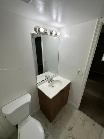 $1,750 | 1016 Twin Lakes Drive, Unit 20G, Coral Springs, FL 33071