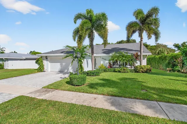 $800,000 | 2242 Gabriel Lane, West Palm Beach, FL 33406