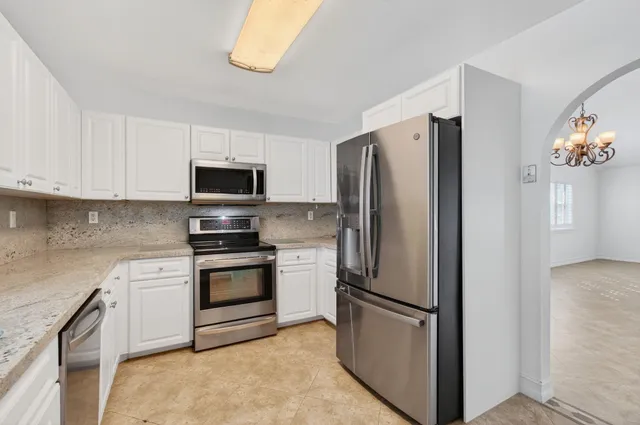 $800,000 | 2242 Gabriel Lane, West Palm Beach, FL 33406