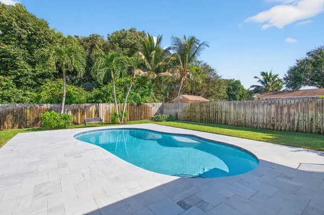 $800,000 | 2242 Gabriel Lane, West Palm Beach, FL 33406