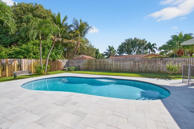 $800,000 | 2242 Gabriel Lane, West Palm Beach, FL 33406