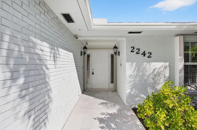 $800,000 | 2242 Gabriel Lane, West Palm Beach, FL 33406