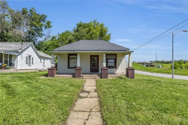 $90,000 | 700 Parker Avenue, Osawatomie, KS 66064