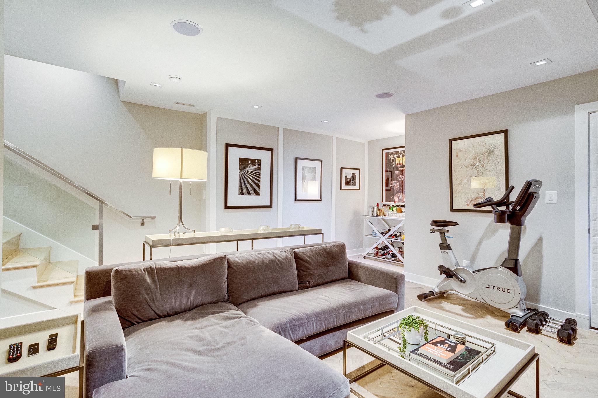 1906 Biltmore Street Northwest, Unit 1 Washington, DC 20009 - Photo 43 of 70
