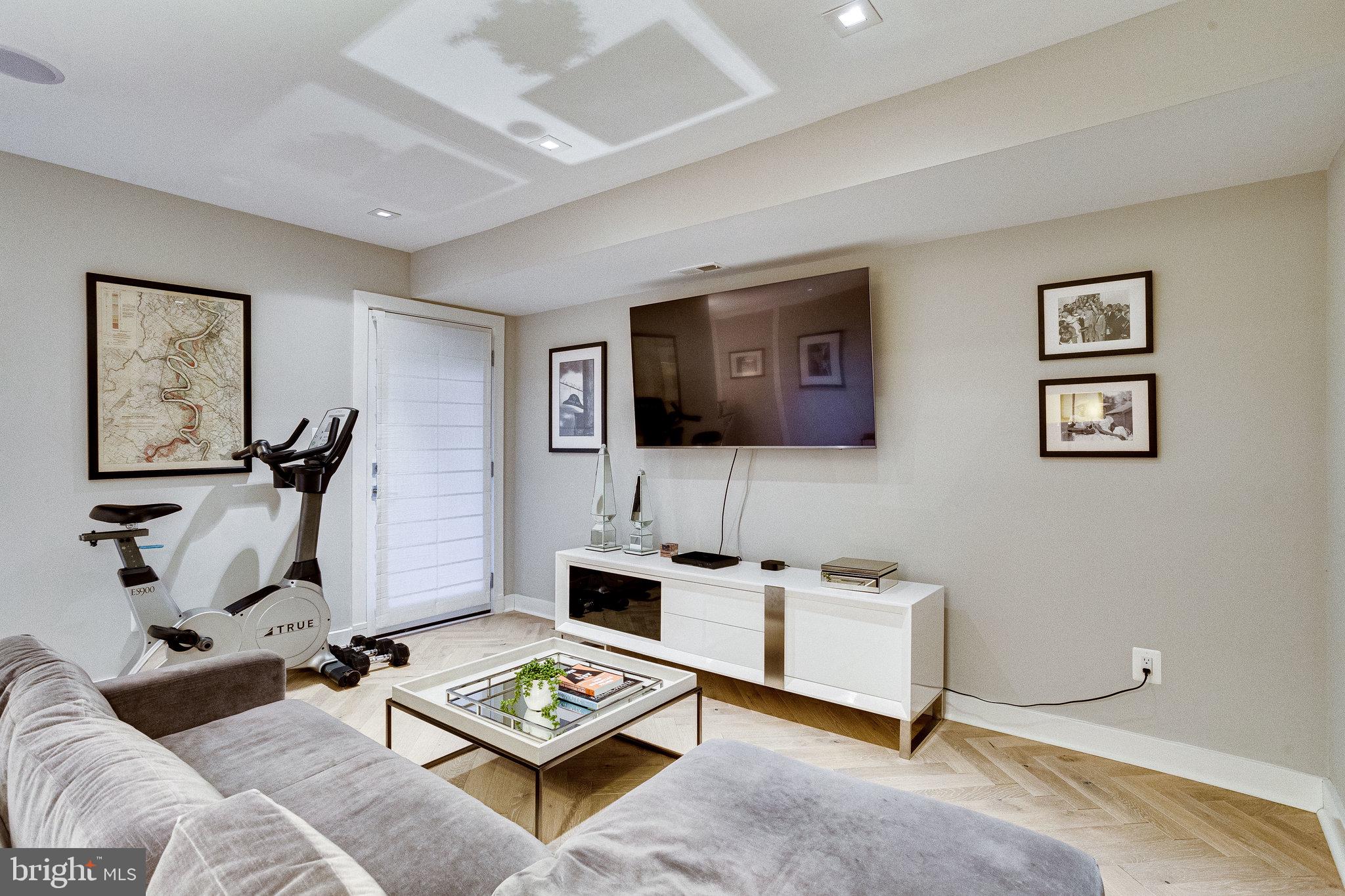 1906 Biltmore Street Northwest, Unit 1 Washington, DC 20009 - Photo 44 of 70