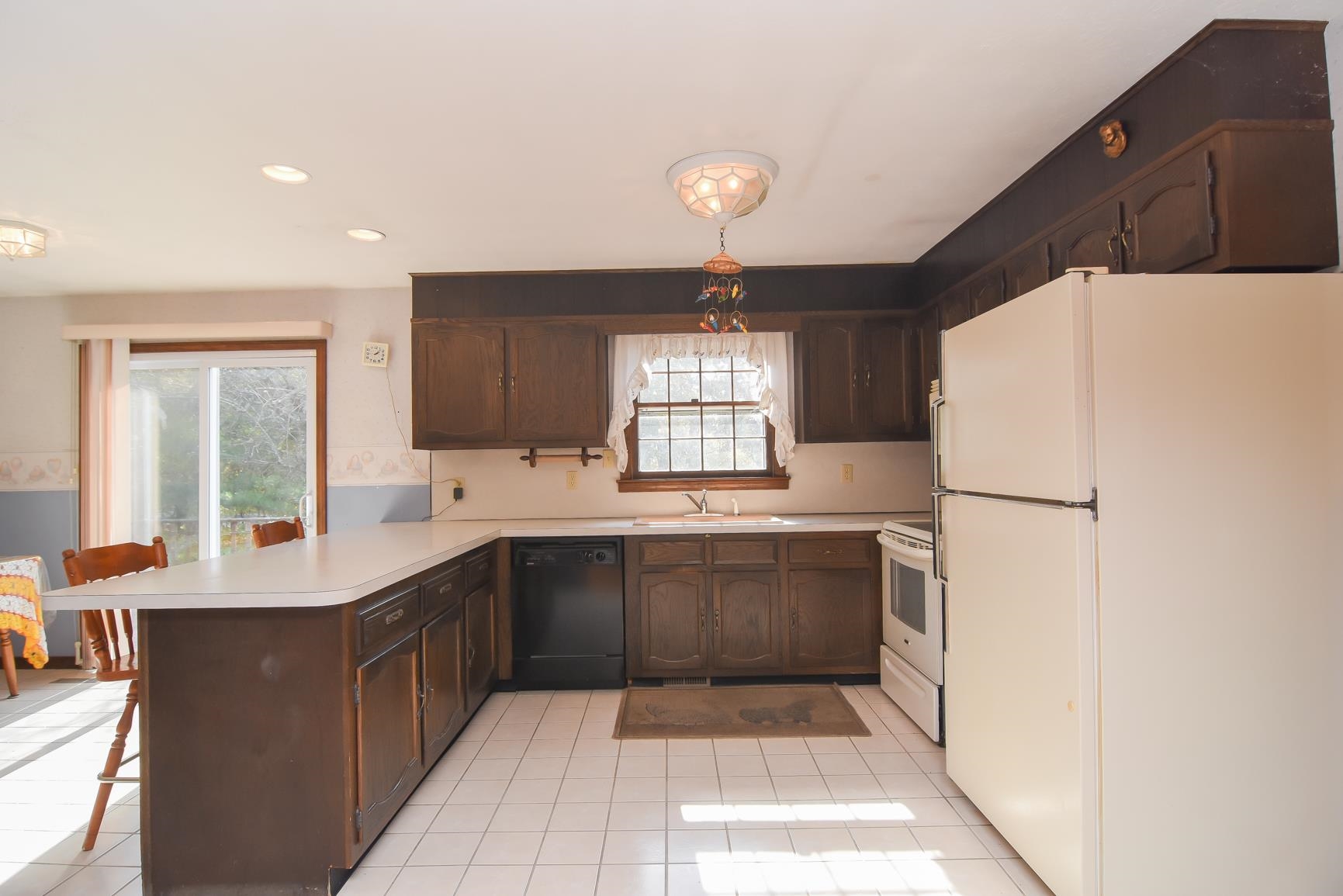 38 Elwood Road Londonderry, NH 03053 - Photo 3 of 28