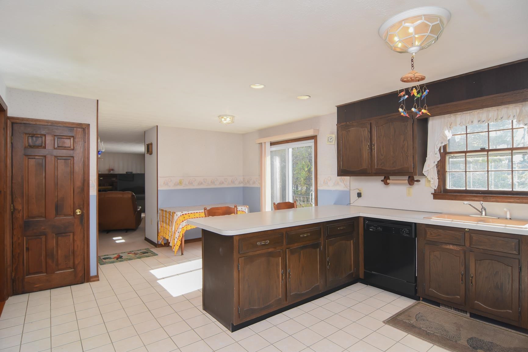 38 Elwood Road Londonderry, NH 03053 - Photo 5 of 28