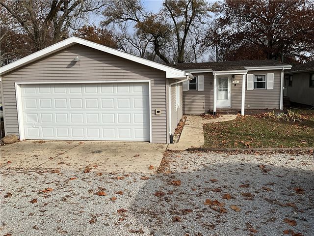 $186,500 | 22 Lakeview Drive, Neoga, IL 62447