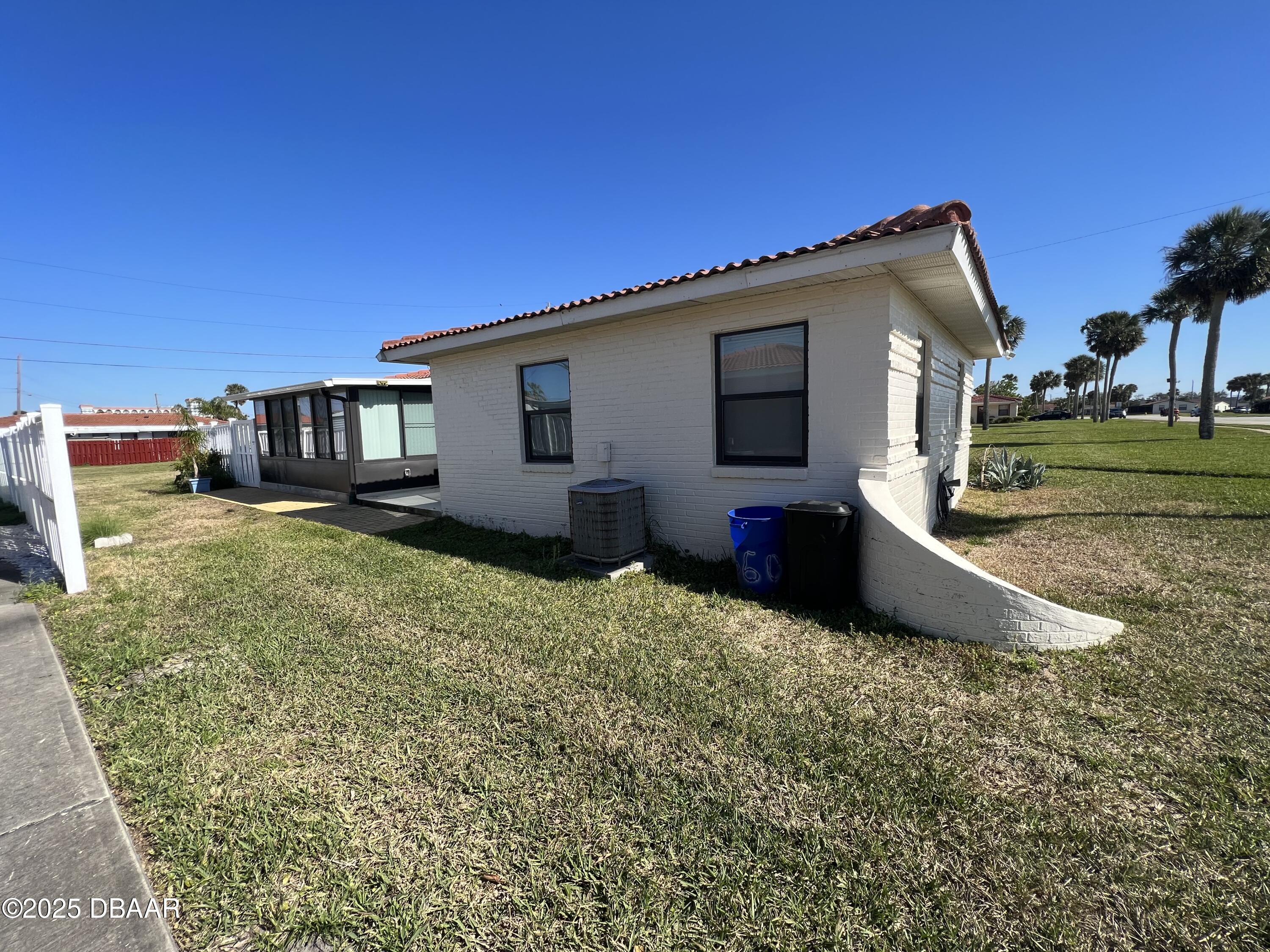 601 Robin Road, Unit B Ormond Beach, FL 32176 - Photo 7 of 28 IMG_3595