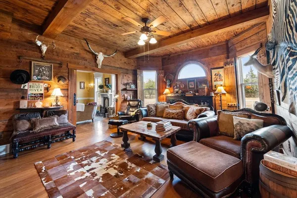 $1,000,000 | 1710 Farm To Market Road 667, Purdon, TX 76679